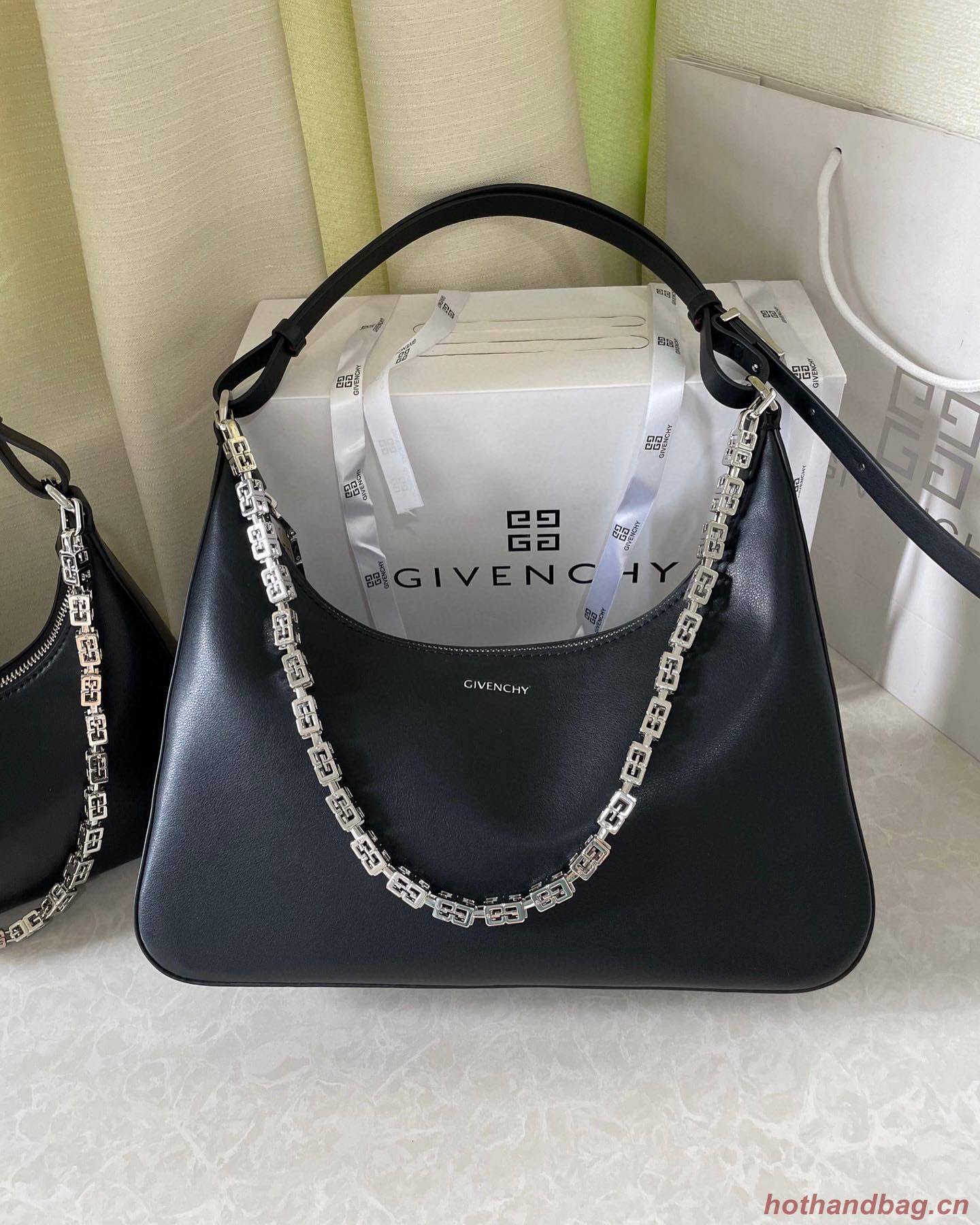 GIVENCHY Moon cut Original Leather Shoulder Bag A17300 Black GIVENCHY Moon cut Original Leather Shoulder Bag A17300 Black