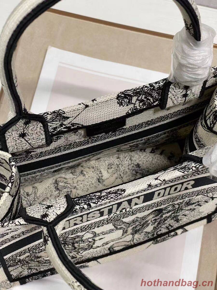 SMALL DIOR BOOK TOTE Embroidery C1331-4 SMALL DIOR BOOK TOTE Embroidery C1331-4