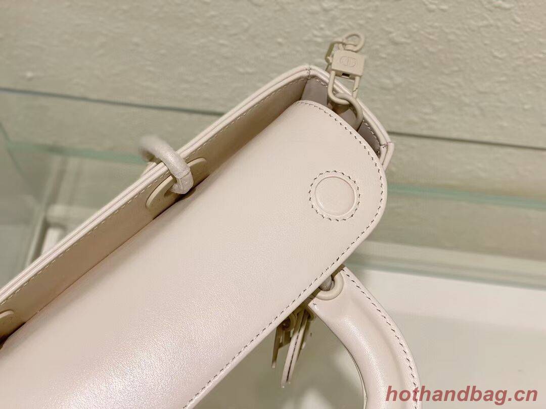 MEDIUM LADY DIOR BAG Cannage Lambskin C2811 CREAM MEDIUM LADY DIOR BAG Cannage Lambskin C2811 CREAM