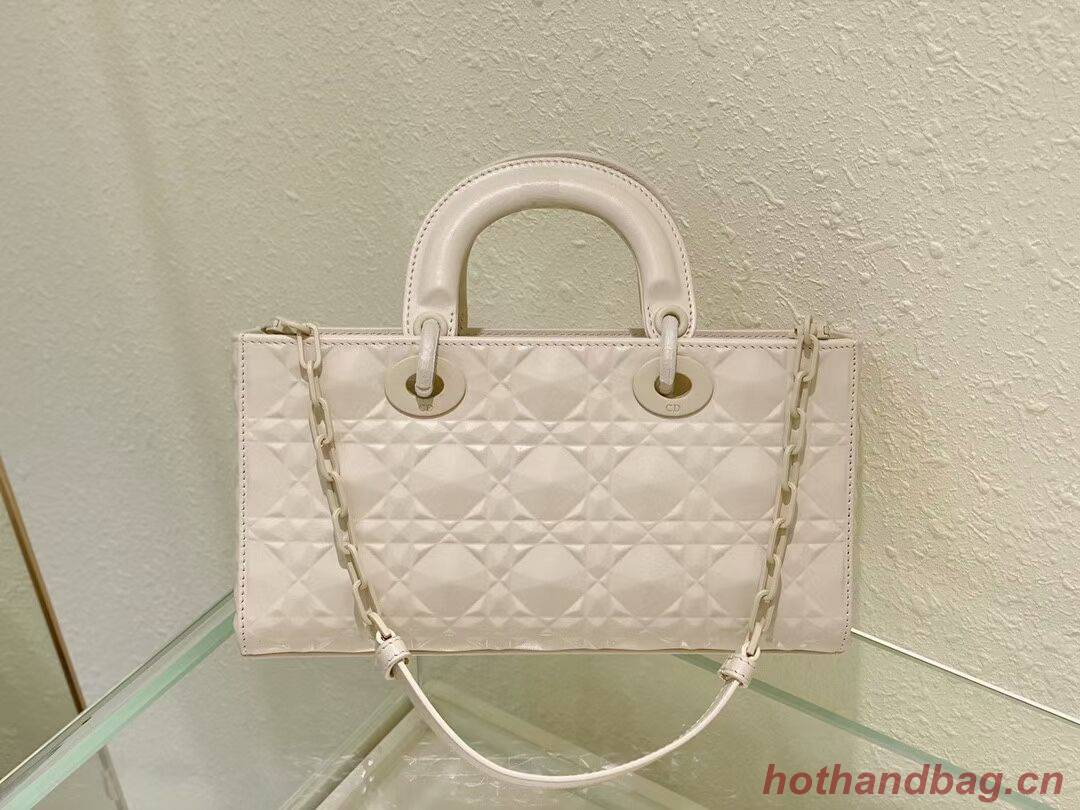 MEDIUM LADY DIOR BAG Cannage Lambskin C2811 CREAM MEDIUM LADY DIOR BAG Cannage Lambskin C2811 CREAM