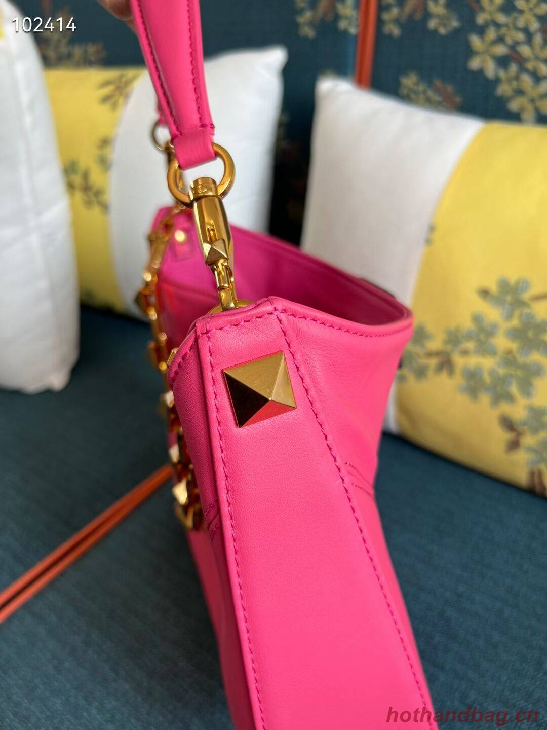 VALENTINO GARAVANI Loco Calf leather bag V2028 plum VALENTINO GARAVANI Loco Calf leather bag V2028 plum