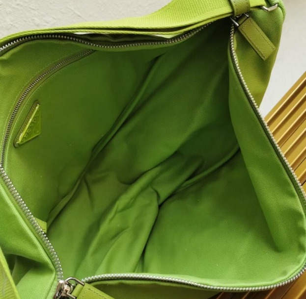 Prada Re-Nylon large shoulder bag 2EV077 green Prada Re-Nylon large shoulder bag 2EV077 green