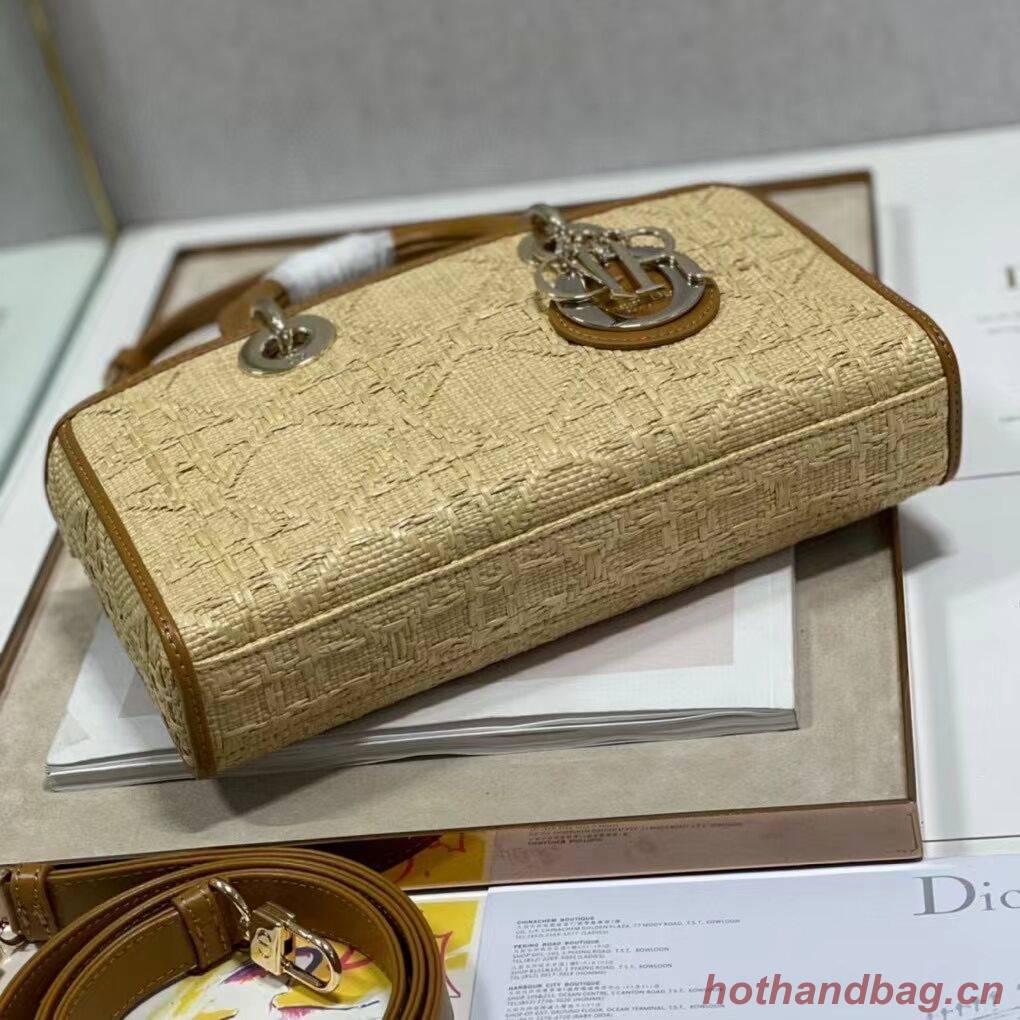 MEDIUM LADY DIOR BAG C9627 Apricot MEDIUM LADY DIOR BAG C9627 Apricot