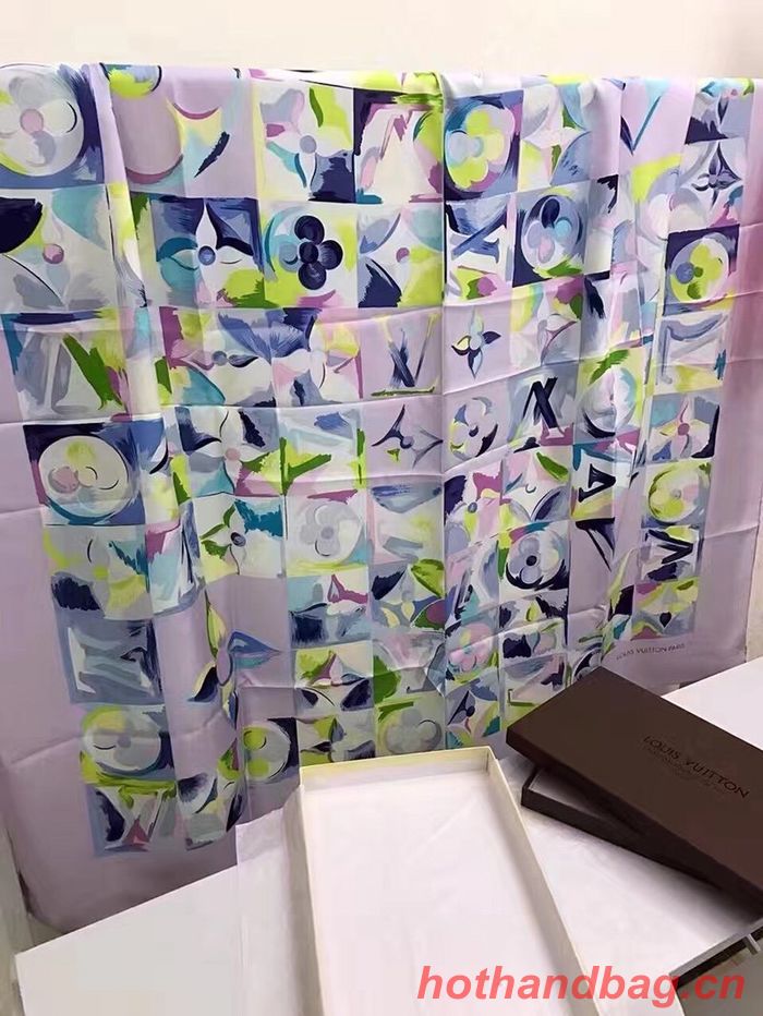 Louis Vuitton Scarf LVC00333
