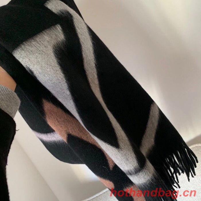 Louis Vuitton Scarf LVC00349