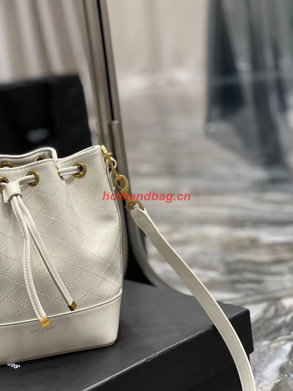 SAINT LAUREN EMMANUELLE SMALL BUCKET BAG IN QUILTED LAMBSKIN 6976401 ANTIQUE VINTAGE SAINT LAUREN EMMANUELLE SMALL BUCKET BAG IN QUILTED LAMBSKIN 6976401 ANTIQUE VINTAGE