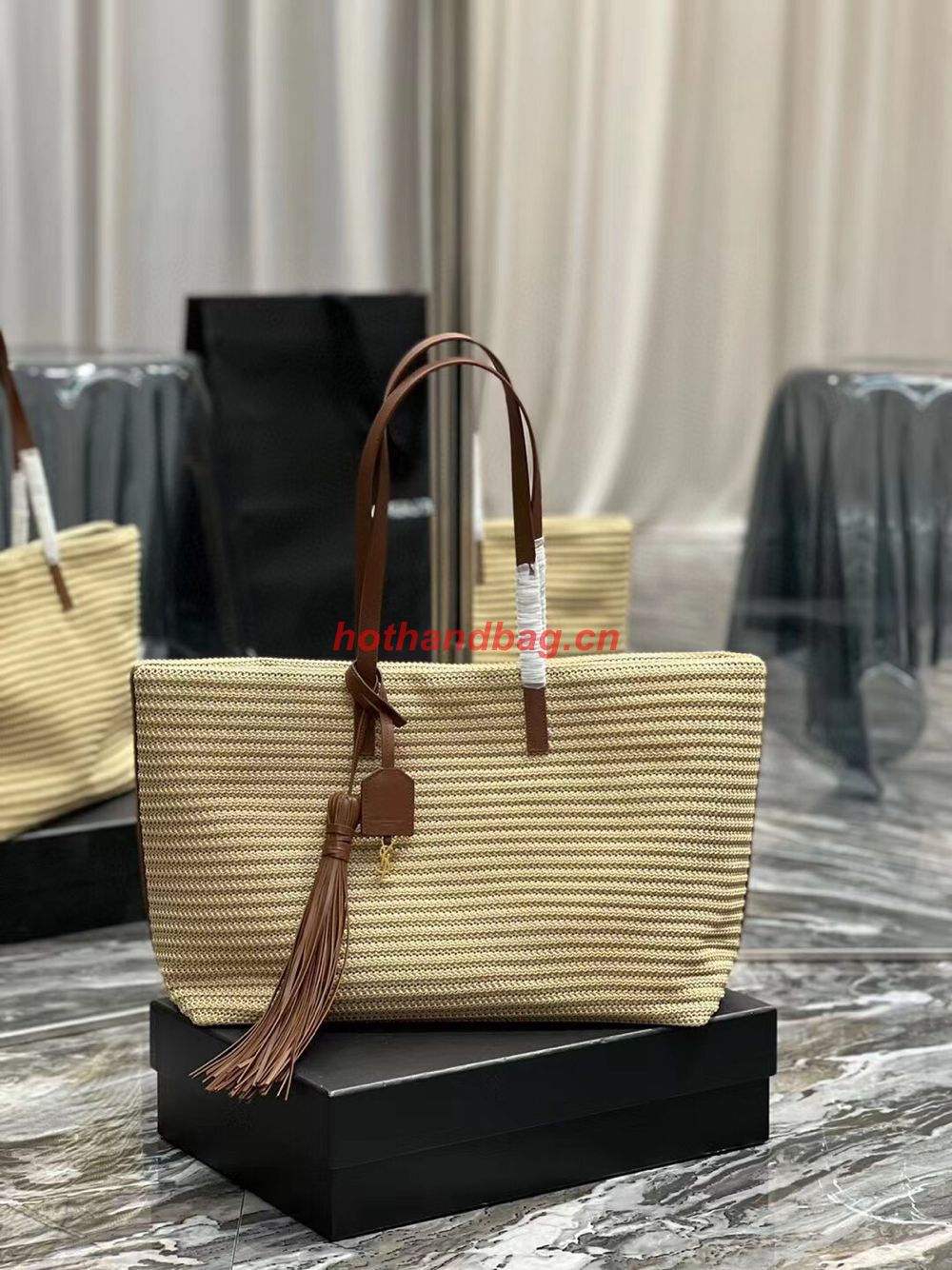SAINT LAURENT PANIER MEDIUM BAG IN RAFFIA Y811502 TAUPE SAINT LAURENT PANIER MEDIUM BAG IN RAFFIA Y811502 TAUPE