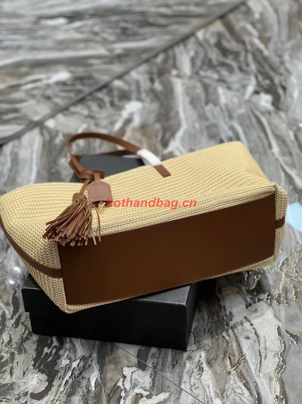 SAINT LAURENT PANIER MEDIUM BAG IN RAFFIA Y811502 TAUPE SAINT LAURENT PANIER MEDIUM BAG IN RAFFIA Y811502 TAUPE