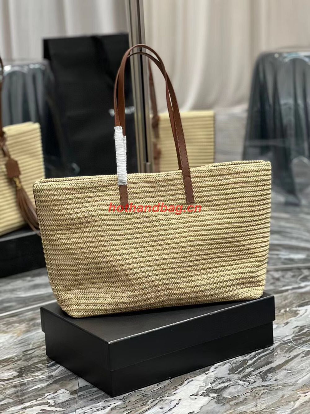 SAINT LAURENT PANIER MEDIUM BAG IN RAFFIA Y811502 TAUPE SAINT LAURENT PANIER MEDIUM BAG IN RAFFIA Y811502 TAUPE