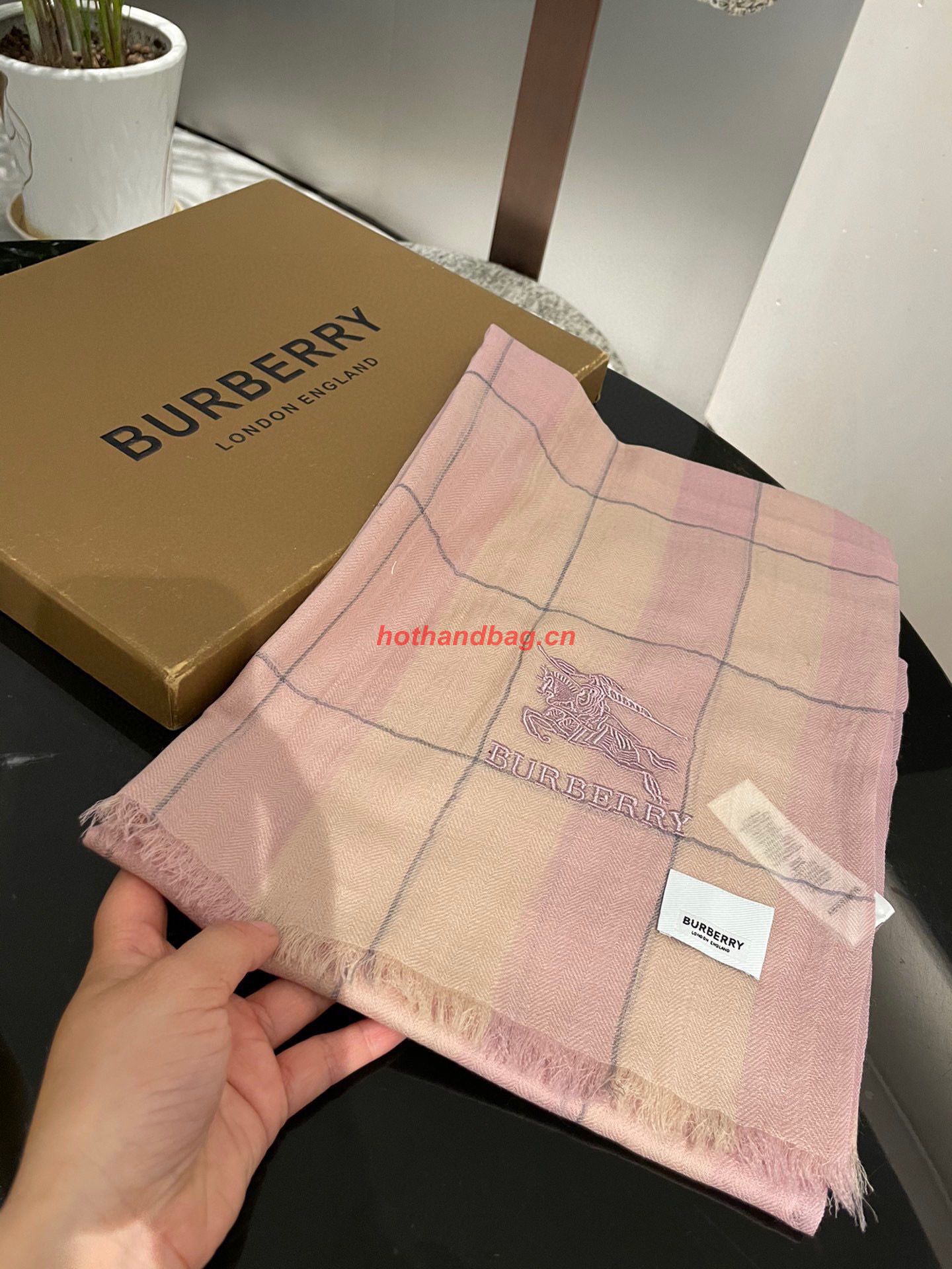 Burberry Wool Scarf BB6320 Pink Burberry Wool Scarf BB6320 Pink