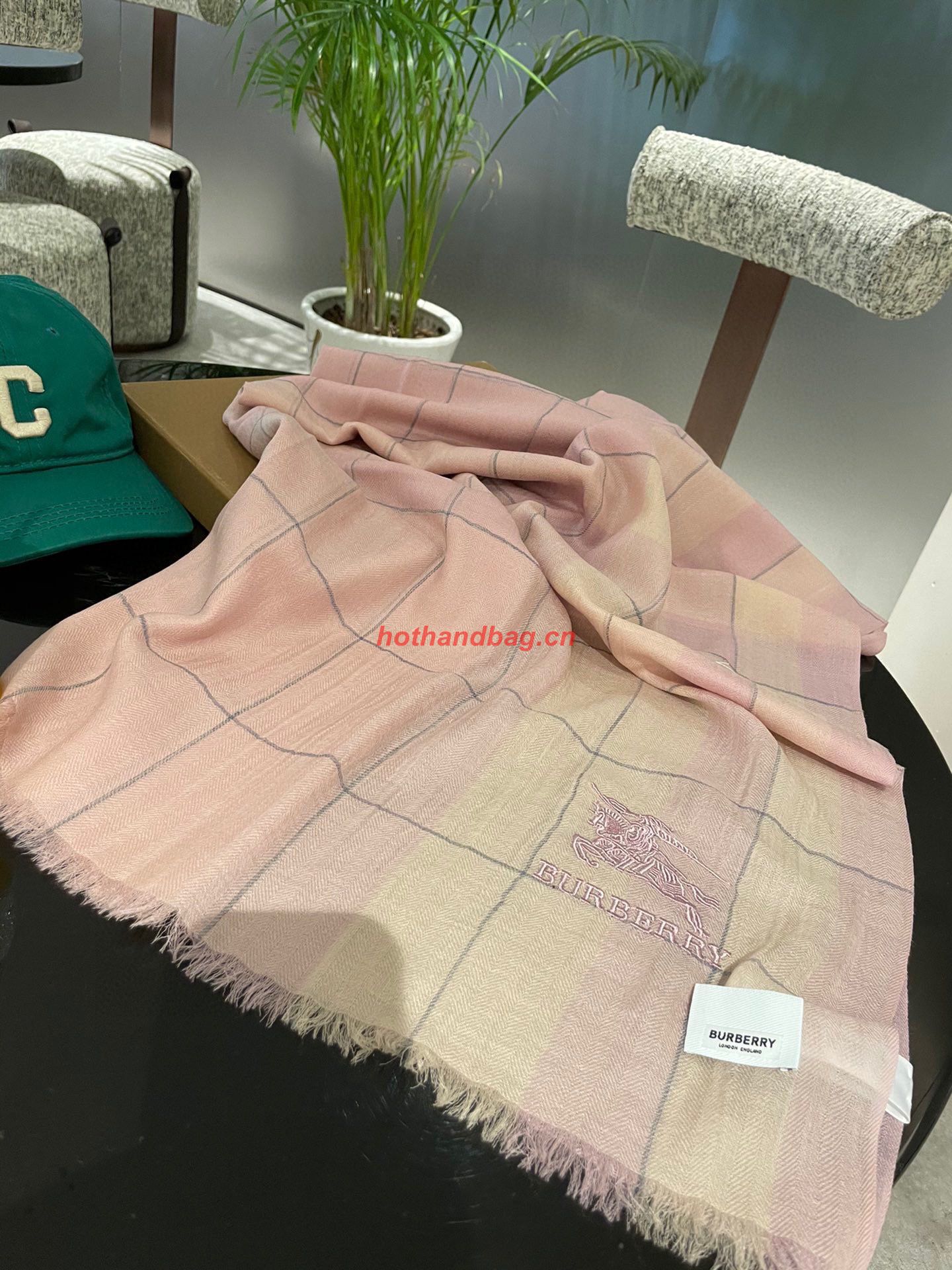 Burberry Wool Scarf BB6320 Pink Burberry Wool Scarf BB6320 Pink