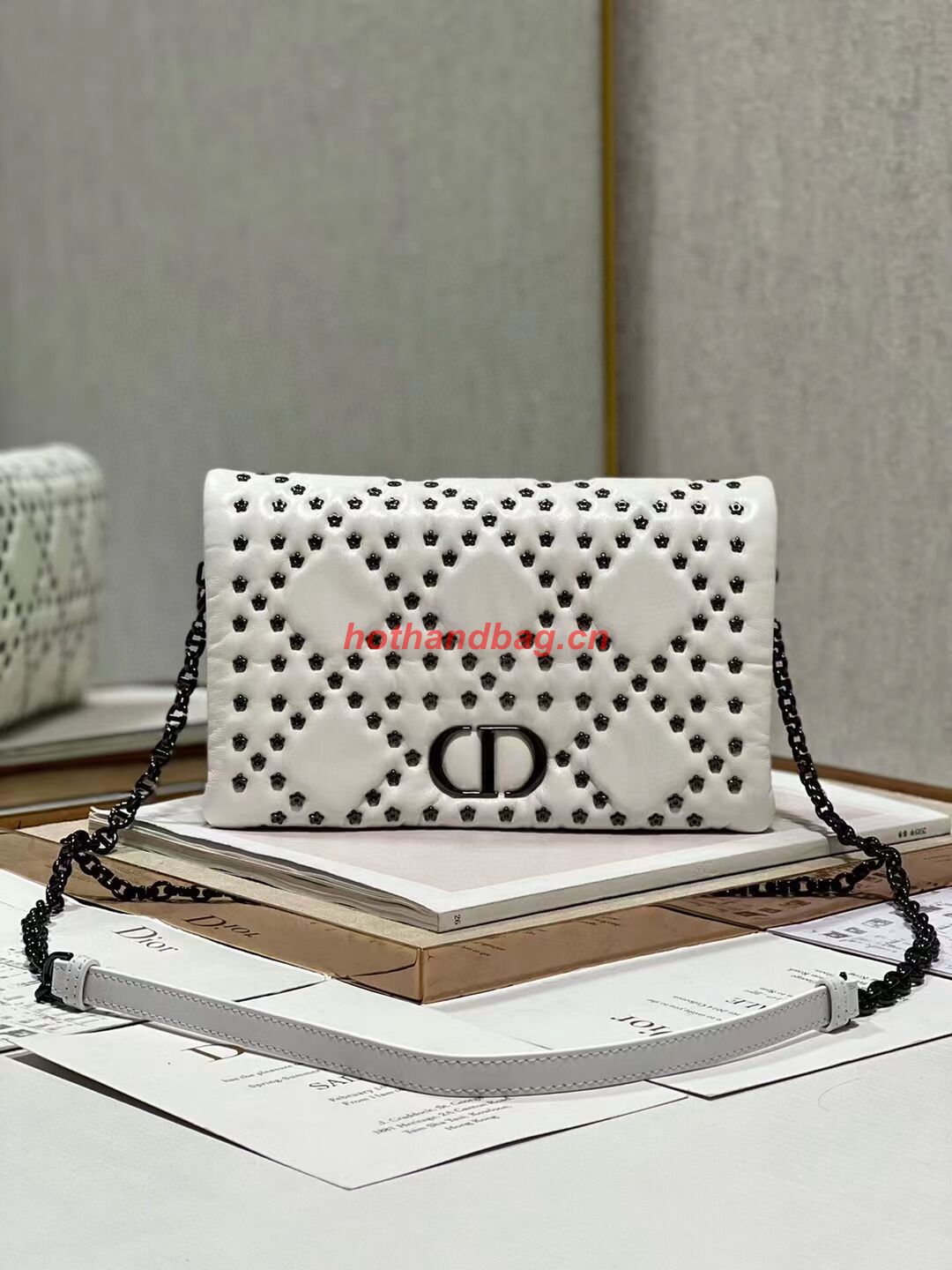 DIOR CARO MACROCANNAGE POUCH Macrocannage Calfskin with Star Motif S5135BN white DIOR CARO MACROCANNAGE POUCH Macrocannage Calfskin with Star Motif S5135BN white