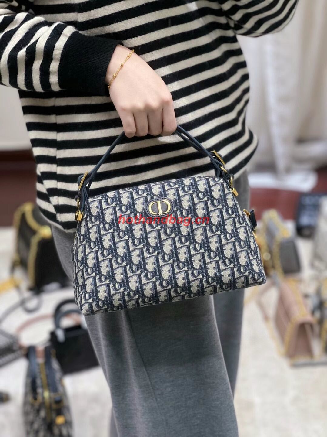 LADY DIOR TOP HANDLE MEDIUM BAG Blue Dior Oblique Jacquard C0656 LADY DIOR TOP HANDLE MEDIUM BAG Blue Dior Oblique Jacquard C0656