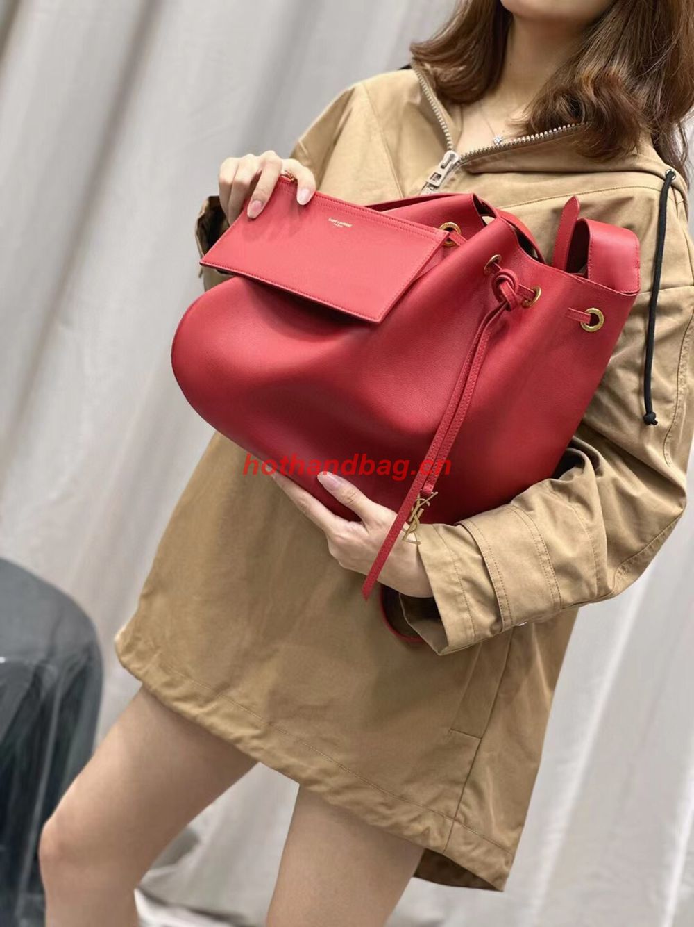 SAINT LAUREN PARIS VII LARGE FLAT HOBO BAG IN SMOOTH LEATHER 697941 red SAINT LAUREN PARIS VII LARGE FLAT HOBO BAG IN SMOOTH LEATHER 697941 red