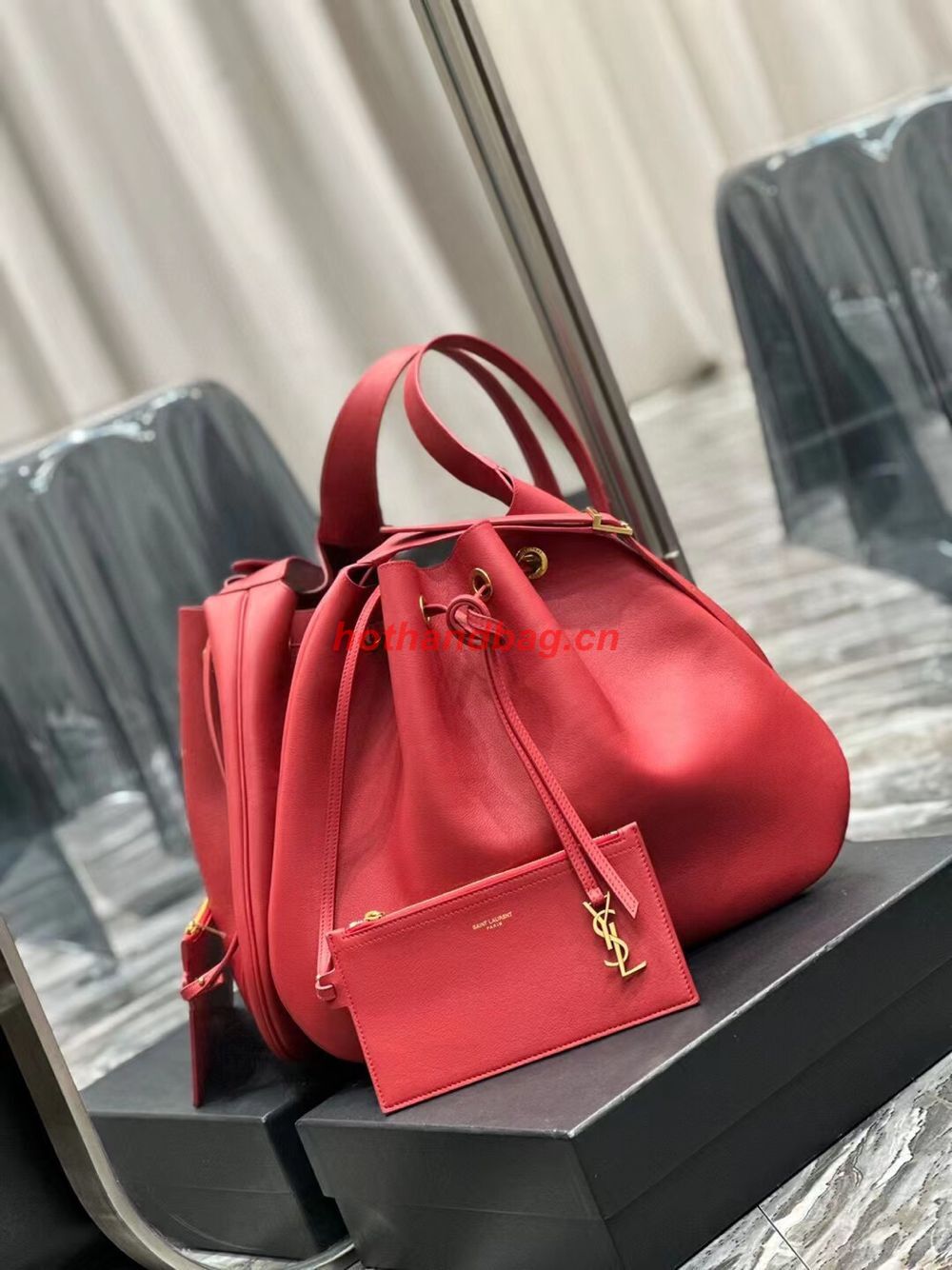 SAINT LAUREN PARIS VII LARGE FLAT HOBO BAG IN SMOOTH LEATHER 697941 red SAINT LAUREN PARIS VII LARGE FLAT HOBO BAG IN SMOOTH LEATHER 697941 red