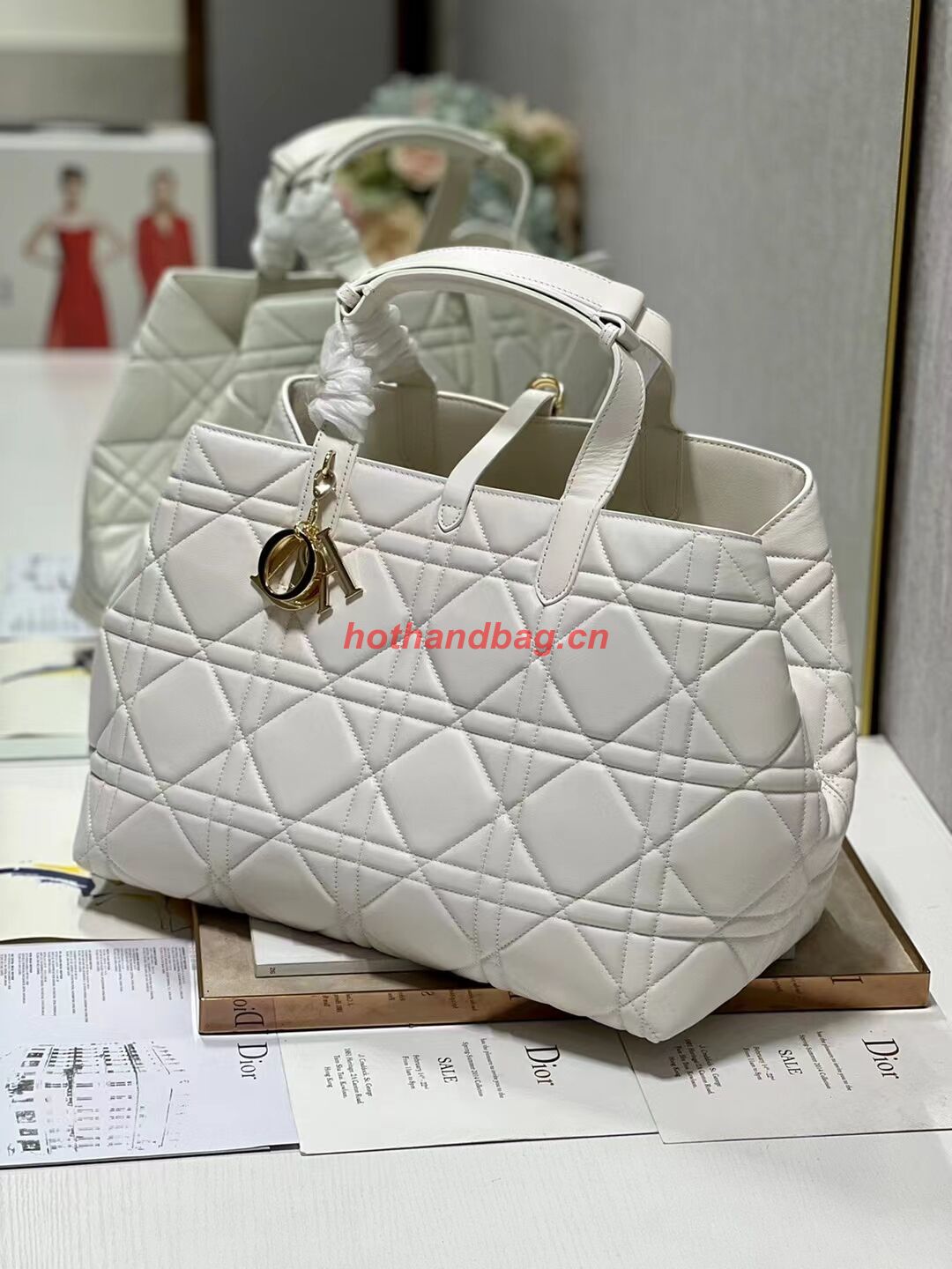 LADY DIOR TOP HANDLE LARGE BAG Latte Cannage Lambskin C0088 WHITE&GOLD LADY DIOR TOP HANDLE LARGE BAG Latte Cannage Lambskin C0088 WHITE&GOLD