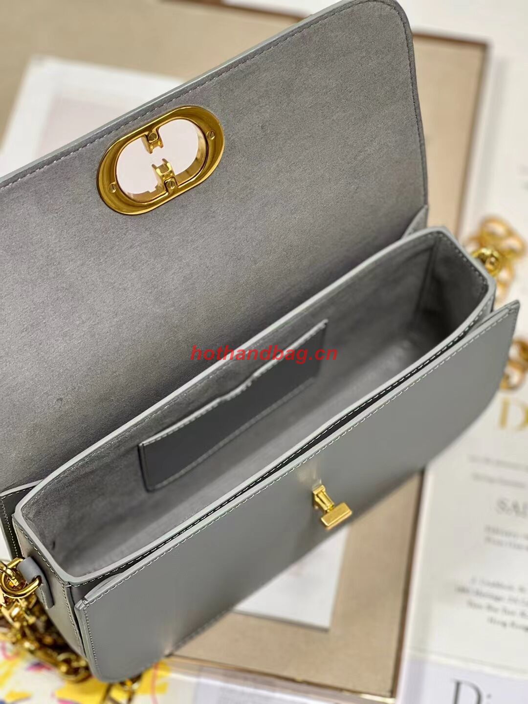 Dior 30 MONTAIGNE AVENUE BAG Dusty Box Calfskin M9260 Ethereal Gray Dior 30 MONTAIGNE AVENUE BAG Dusty Box Calfskin M9260 Ethereal Gray