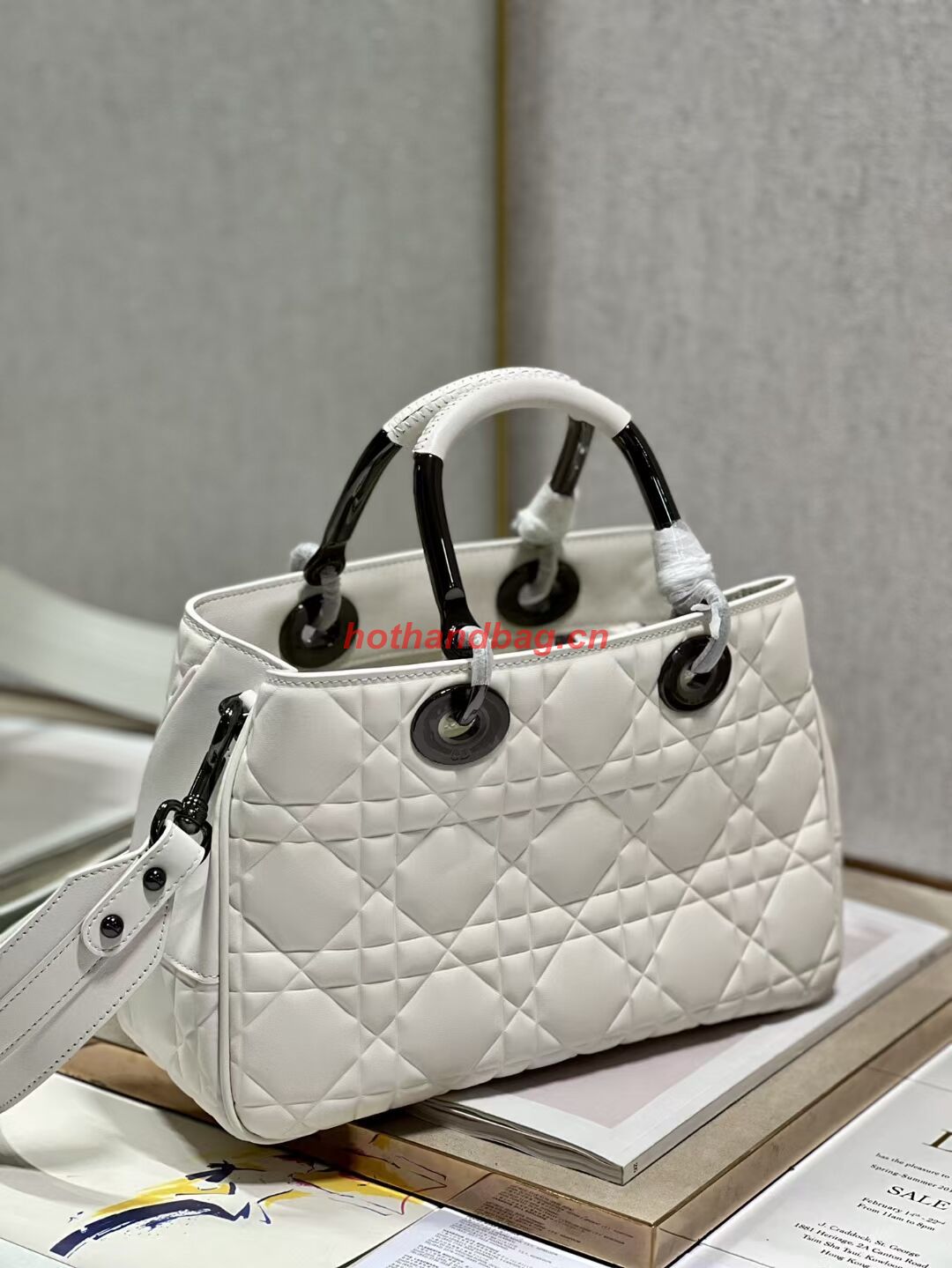LADY DIOR TOP HANDLE MEDIUM BAG Latte Cannage Lambskin C9226 WHITE&BLACK LADY DIOR TOP HANDLE MEDIUM BAG Latte Cannage Lambskin C9226 WHITE&BLACK