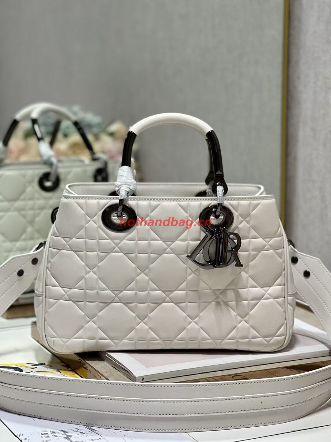LADY DIOR TOP HANDLE MEDIUM BAG Latte Cannage Lambskin C9226 WHITE&BLACK LADY DIOR TOP HANDLE MEDIUM BAG Latte Cannage Lambskin C9226 WHITE&BLACK