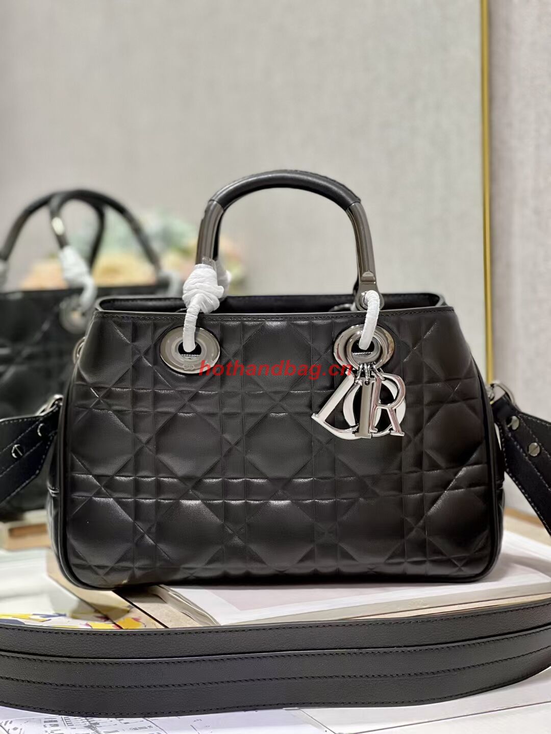 LADY DIOR TOP HANDLE MEDIUM BAG Cannage Lambskin C9226 BLACK&BLACK LADY DIOR TOP HANDLE MEDIUM BAG Cannage Lambskin C9226 BLACK&BLACK