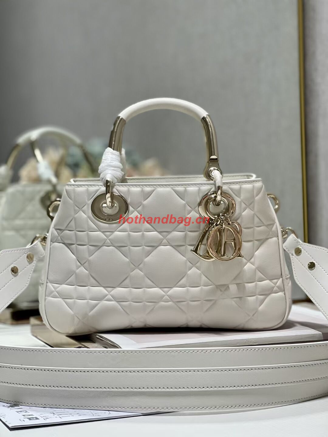LADY DIOR TOP HANDLE MEDIUM BAG Latte Cannage Lambskin C9227 WHITE&GOLD LADY DIOR TOP HANDLE MEDIUM BAG Latte Cannage Lambskin C9227 WHITE&GOLD
