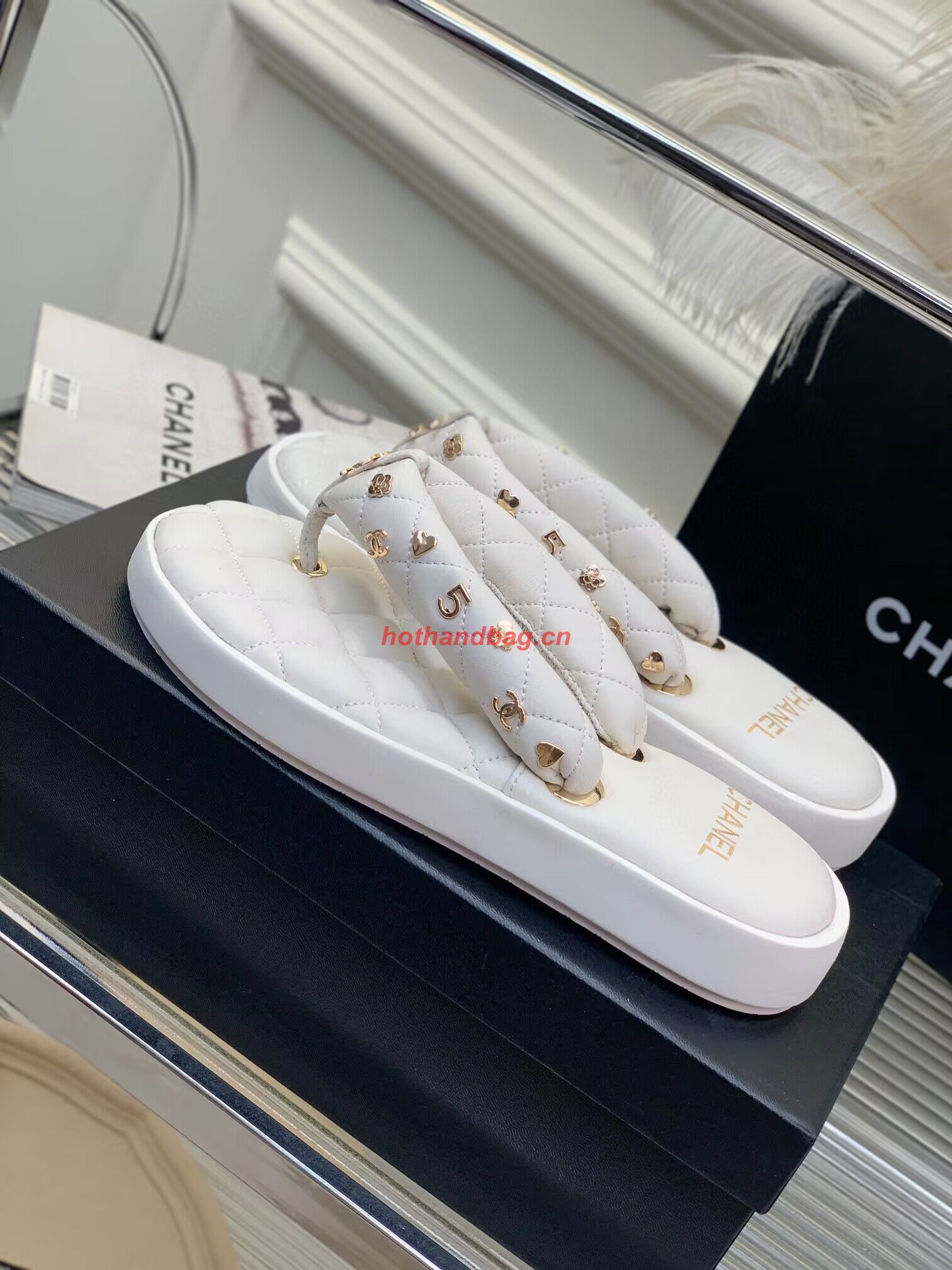 Chanel slippers CS39621 White Chanel slippers CS39621 White