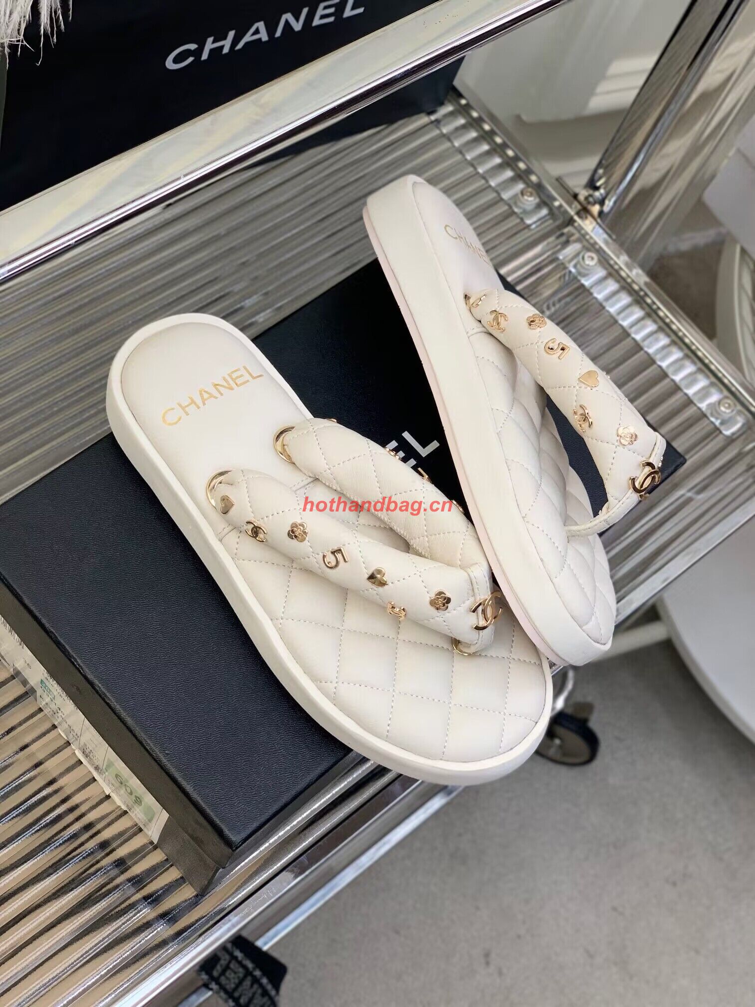 Chanel slippers CS39621 White Chanel slippers CS39621 White
