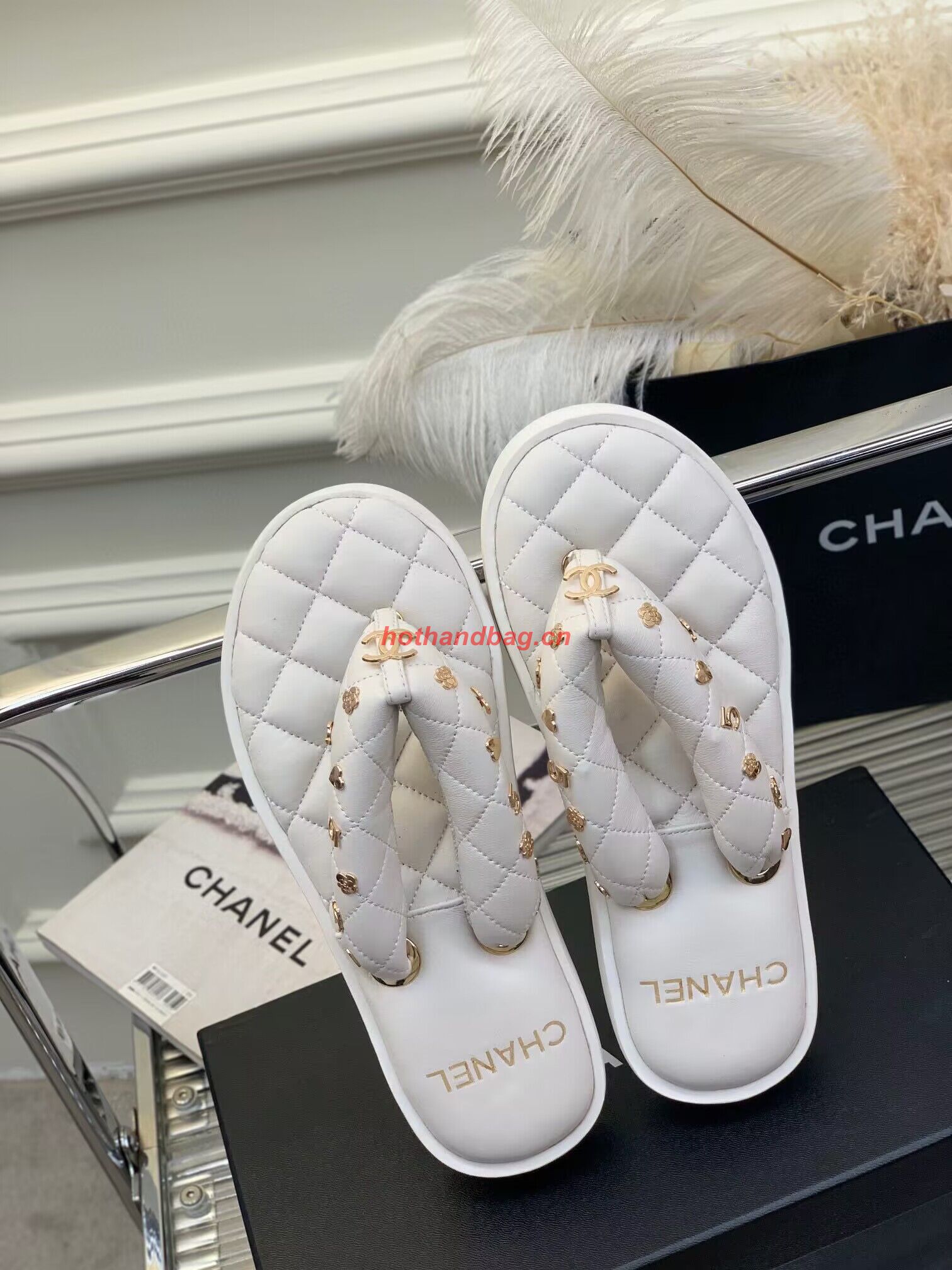 Chanel slippers CS39621 White Chanel slippers CS39621 White