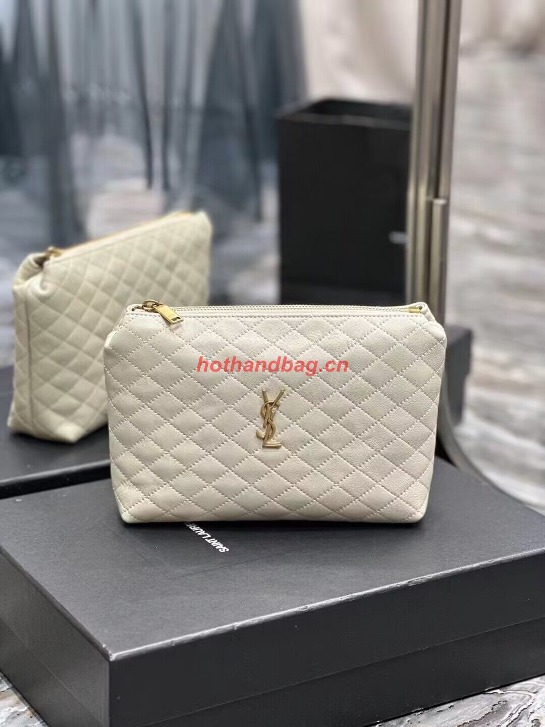 SAINT LAUREN SADE LARGE CLUTCH IN LAMBSKIN Y433955 white SAINT LAUREN SADE LARGE CLUTCH IN LAMBSKIN Y433955 white