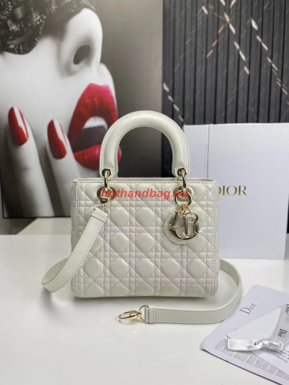 MEDIUM LADY DIOR BAG Cannage Lambskin M0565E off white&gold MEDIUM LADY DIOR BAG Cannage Lambskin M0565E off white&gold