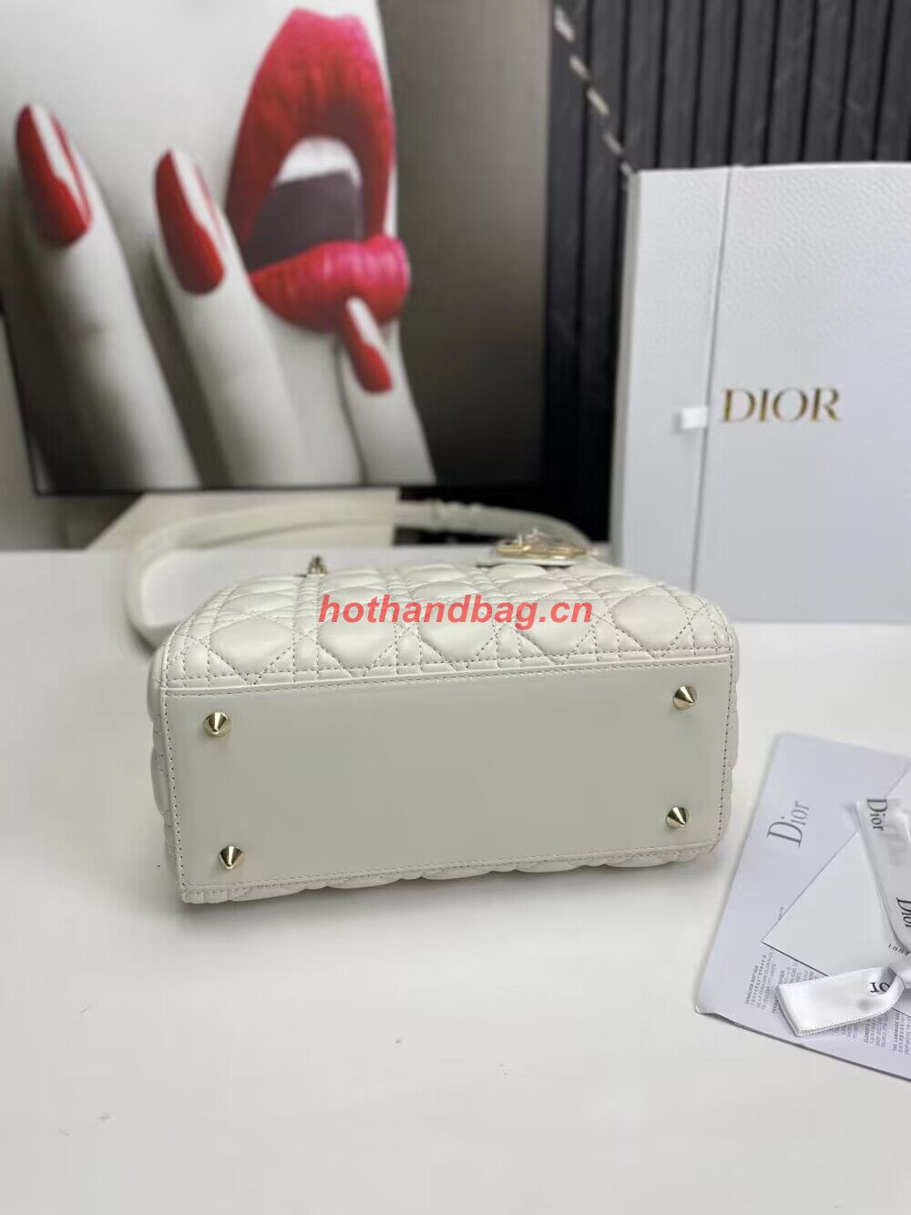 MEDIUM LADY DIOR BAG Cannage Lambskin M0565E off white&gold MEDIUM LADY DIOR BAG Cannage Lambskin M0565E off white&gold