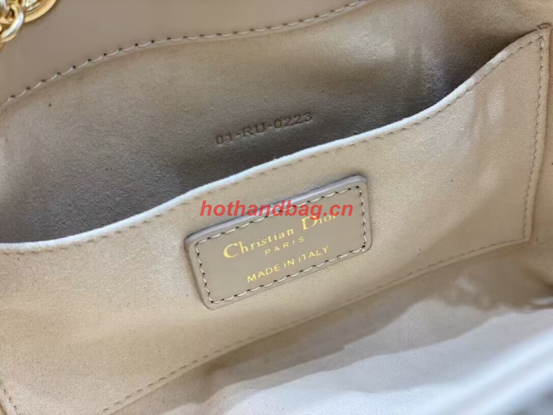 MEDIUM DIOR AMMI BAG Sand Pink Supple Macrocannage Lambskin M22566F MEDIUM DIOR AMMI BAG Sand Pink Supple Macrocannage Lambskin M22566F