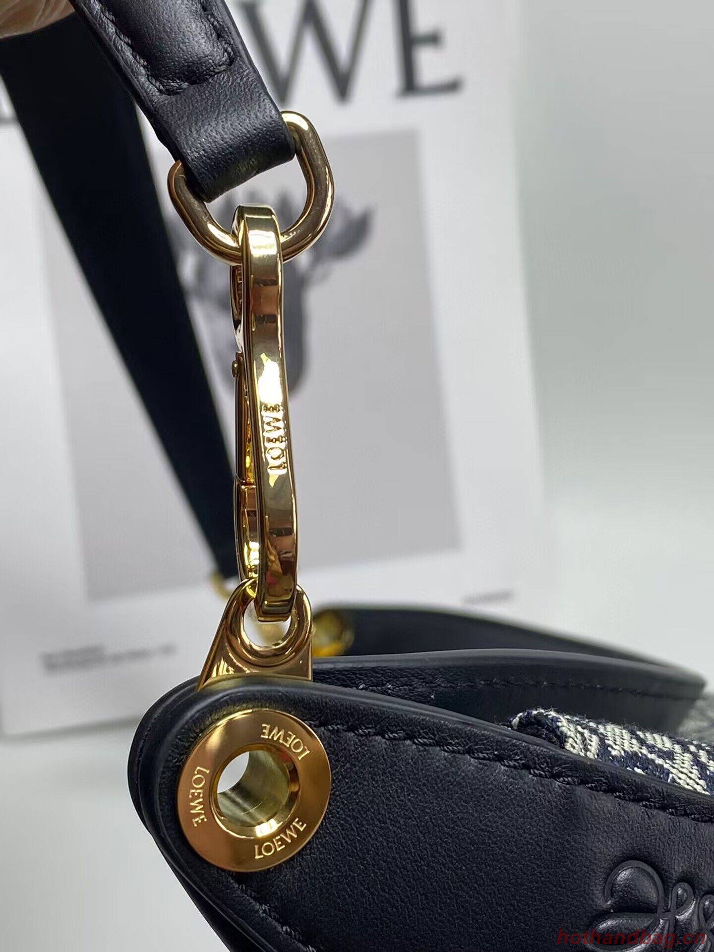 Loewe Original Leather Shoulder Handbag 3073 Black Embroidery Loewe Original Leather Shoulder Handbag 3073 Black Embroidery