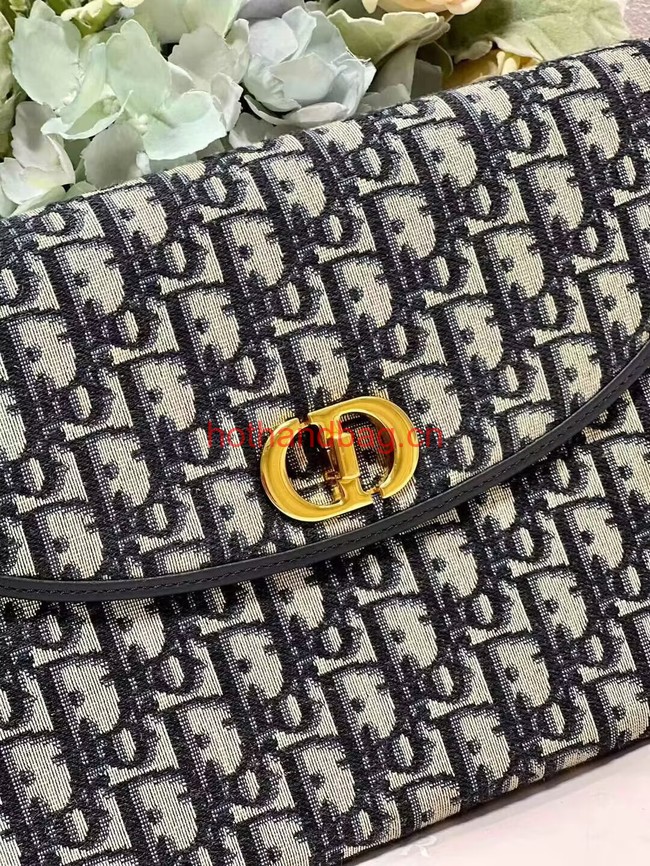 30 MONTAIGNE AVENUE POUCH WITH FLAP Blue Dior Oblique Jacquard S2191UTZQ 30 MONTAIGNE AVENUE POUCH WITH FLAP Blue Dior Oblique Jacquard S2191UTZQ