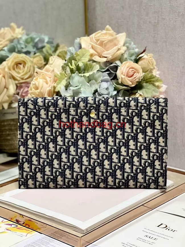 30 MONTAIGNE AVENUE POUCH WITH FLAP Blue Dior Oblique Jacquard S2191UTZQ 30 MONTAIGNE AVENUE POUCH WITH FLAP Blue Dior Oblique Jacquard S2191UTZQ