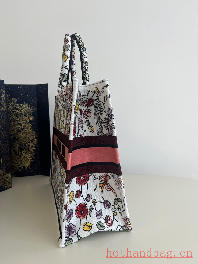 LARGE DIOR BOOK TOTE White Multicolor Florilegio Embroidery M1286ZEMF LARGE DIOR BOOK TOTE White Multicolor Florilegio Embroidery M1286ZEMF