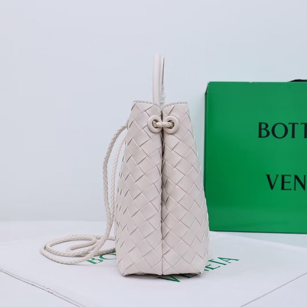 Bottega Veneta Andiamo Small Intrecciato Leather Tote 743572 White Bottega Veneta Andiamo Small Intrecciato Leather Tote 743572 White