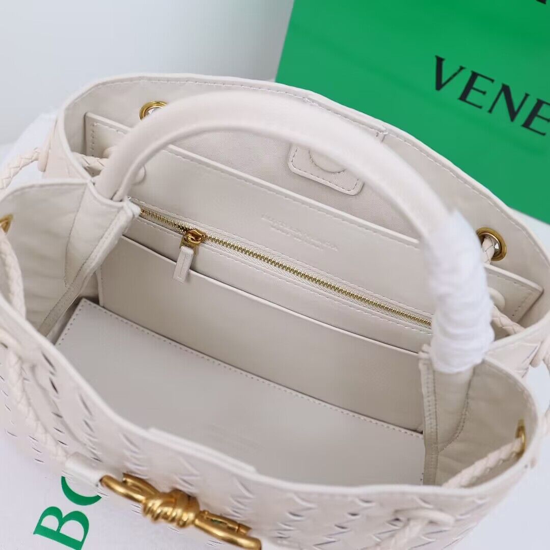 Bottega Veneta Andiamo Small Intrecciato Leather Tote 743572 White Bottega Veneta Andiamo Small Intrecciato Leather Tote 743572 White