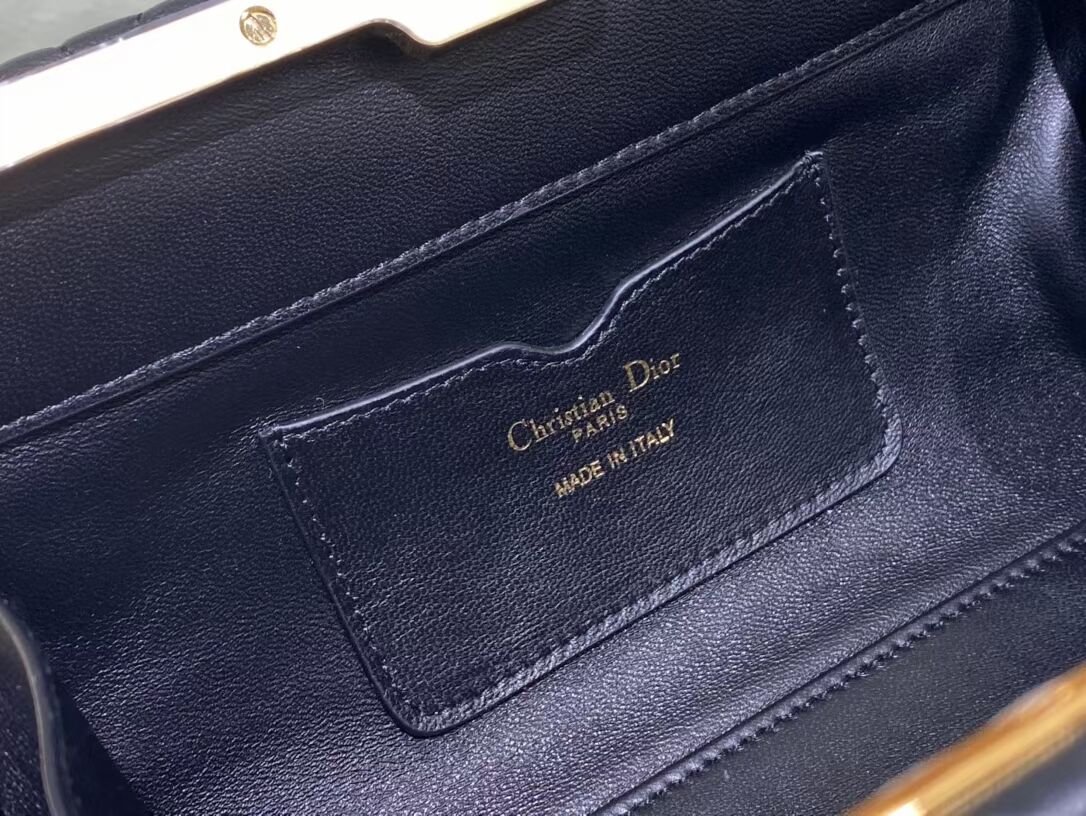 DIOR CARO COLLE NOIRE CLUTCH Cannage Lambskin C0688 black DIOR CARO COLLE NOIRE CLUTCH Cannage Lambskin C0688 black