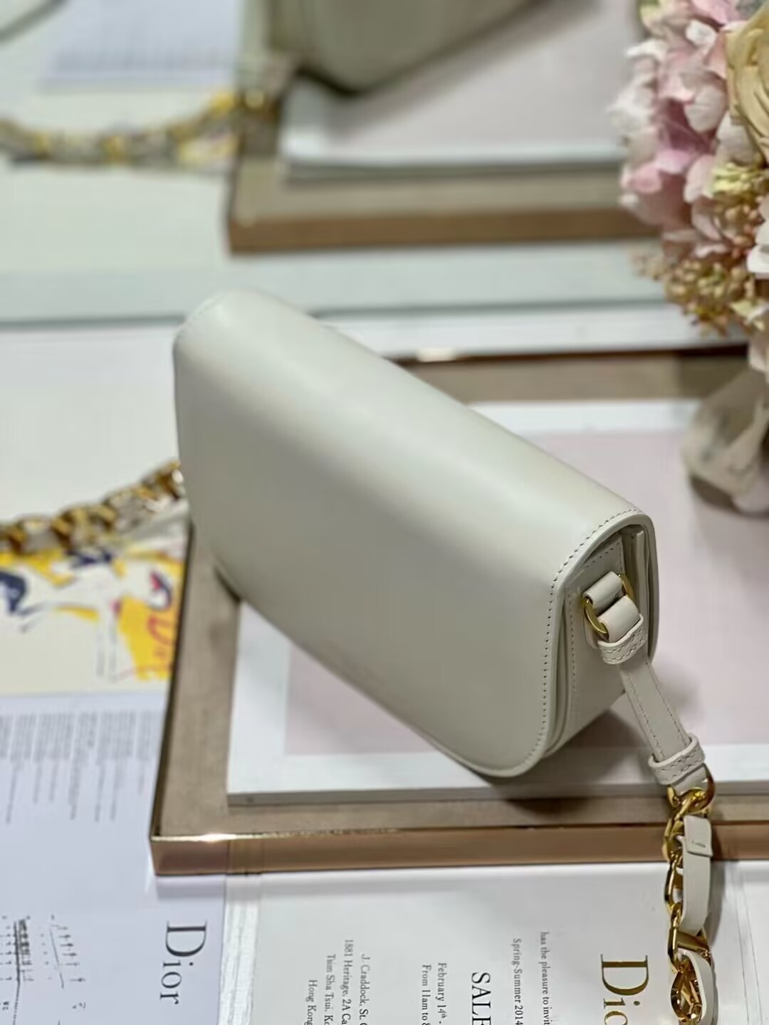 DIOR CD SIGNATURE BAG WITH STRAP white CD-Embossed Box Calfskin M9280UZ DIOR CD SIGNATURE BAG WITH STRAP white CD-Embossed Box Calfskin M9280UZ