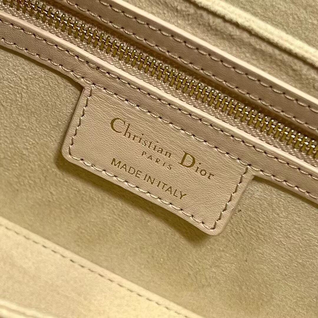DIOR CD SIGNATURE BAG WITH STRAP Beige CD-Embossed Box Calfskin M9280UZ DIOR CD SIGNATURE BAG WITH STRAP Beige CD-Embossed Box Calfskin M9280UZ