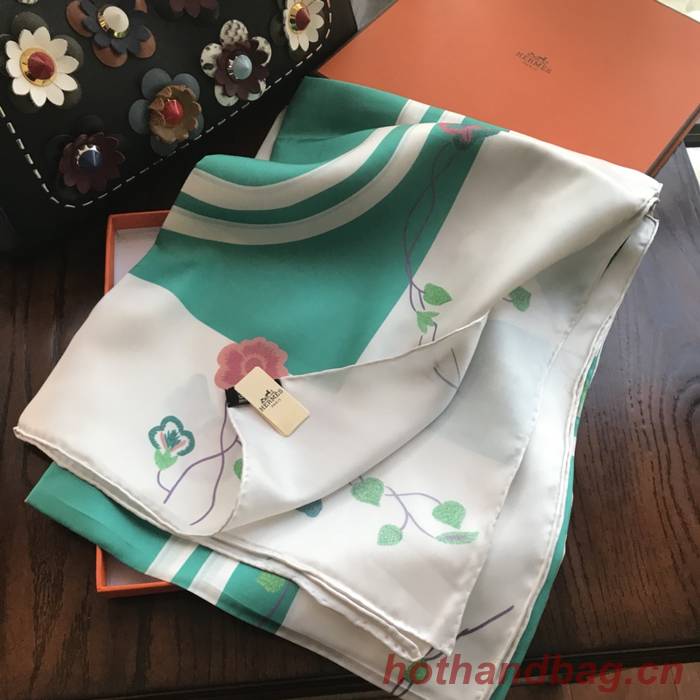 Hermes Scarf HEC00630 Hermes Scarf HEC00630