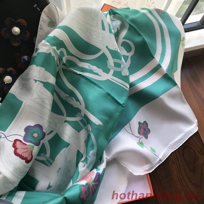Hermes Scarf HEC00630 Hermes Scarf HEC00630