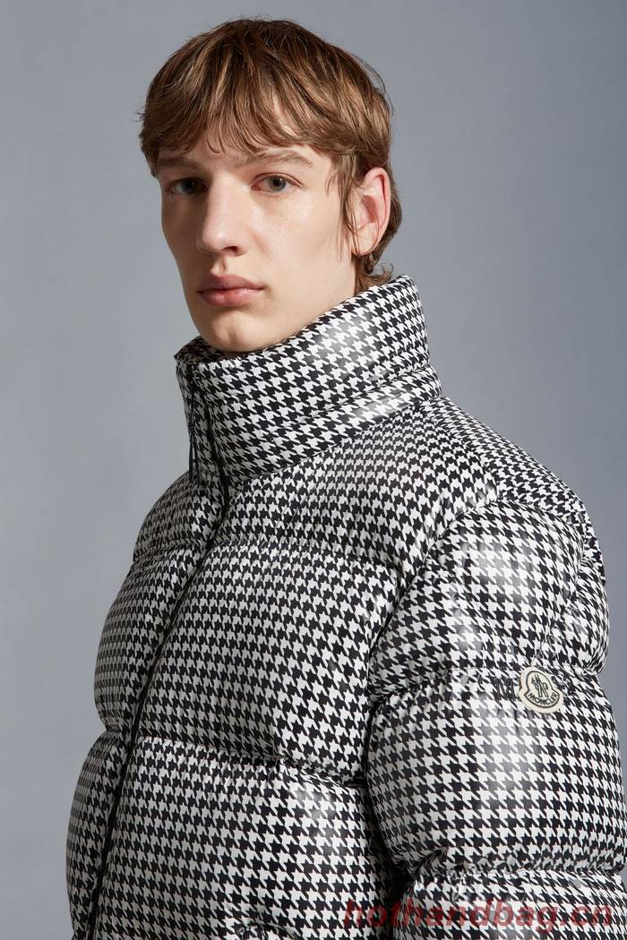 Moncler Top Quality Couple Down Coat MOY00213 Moncler Top Quality Couple Down Coat MOY00213
