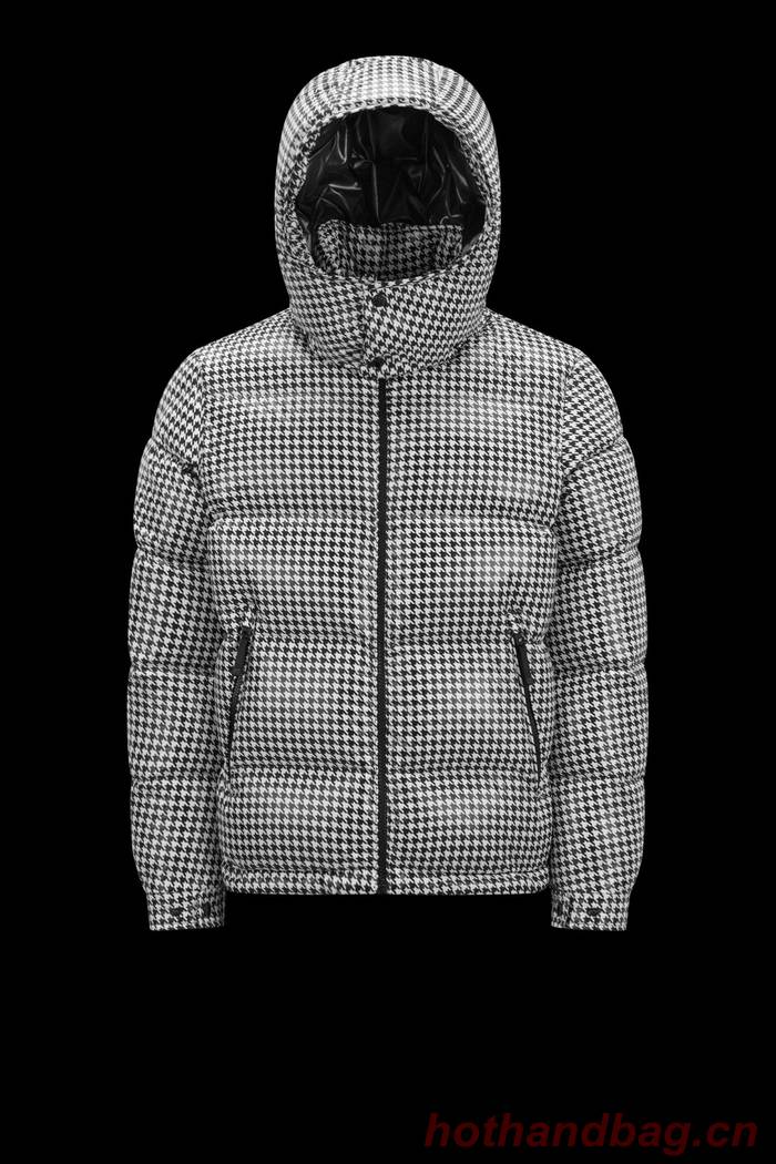 Moncler Top Quality Couple Down Coat MOY00213 Moncler Top Quality Couple Down Coat MOY00213