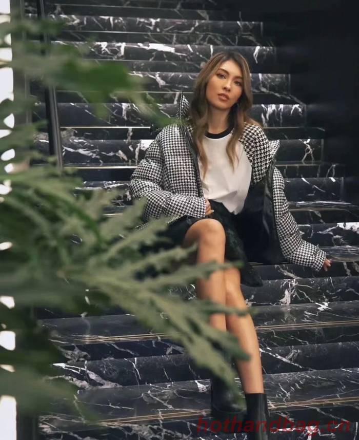 Moncler Top Quality Couple Down Coat MOY00213 Moncler Top Quality Couple Down Coat MOY00213