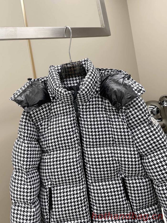 Moncler Top Quality Couple Down Coat MOY00213 Moncler Top Quality Couple Down Coat MOY00213