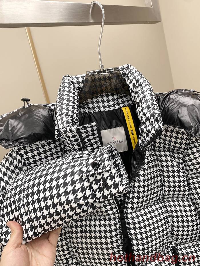 Moncler Top Quality Couple Down Coat MOY00213 Moncler Top Quality Couple Down Coat MOY00213