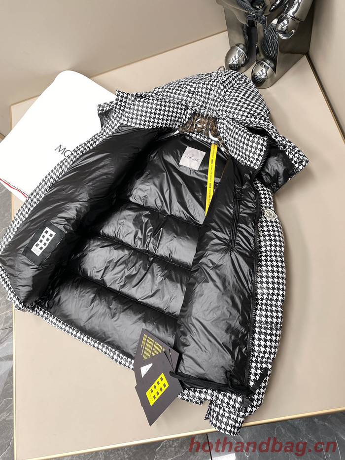 Moncler Top Quality Couple Down Coat MOY00213 Moncler Top Quality Couple Down Coat MOY00213