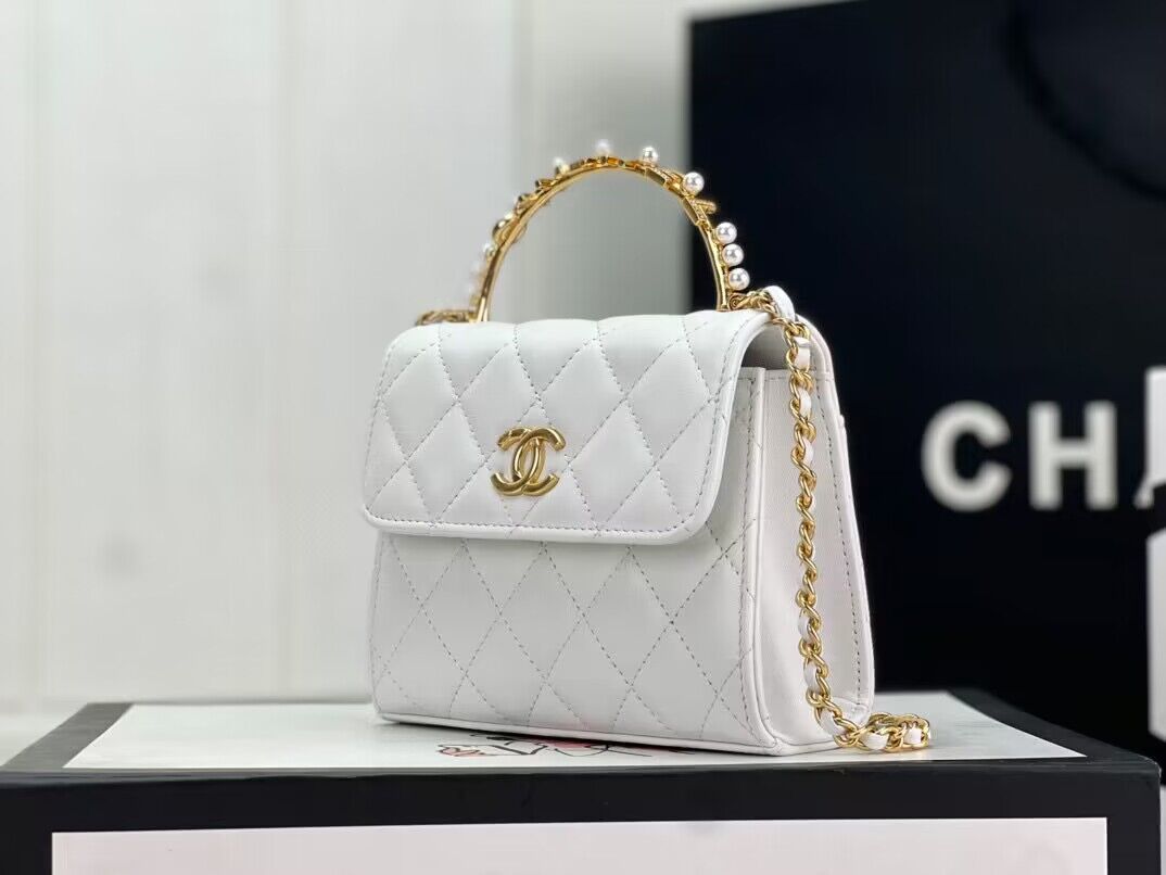 CHANEL 22B Kelly Pearl Top Handle Bag AP3513 White CHANEL 22B Kelly Pearl Top Handle Bag AP3513 White